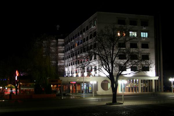 Нощна снимка от сградата на Общината